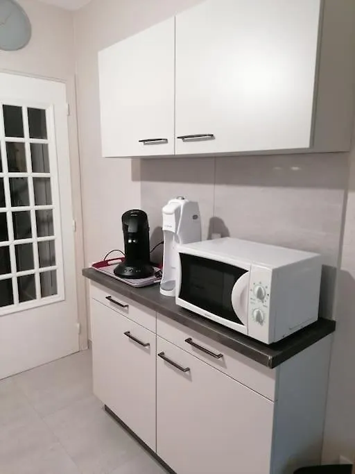 Charmant Logement Avec Piscine De Copropriete Antibes 0*,  France