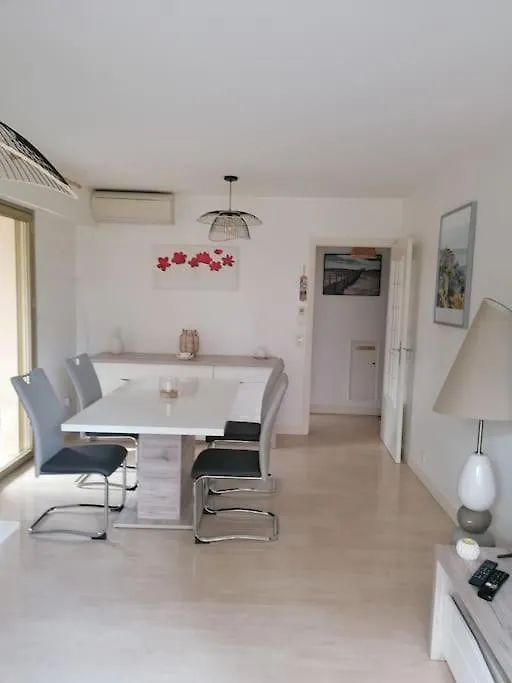 Apartment Charmant Logement Avec Piscine De Copropriete Antibes