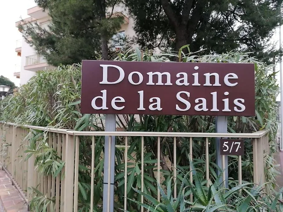 Charmant Logement Avec Piscine De Copropriete Antibes 0*,  France